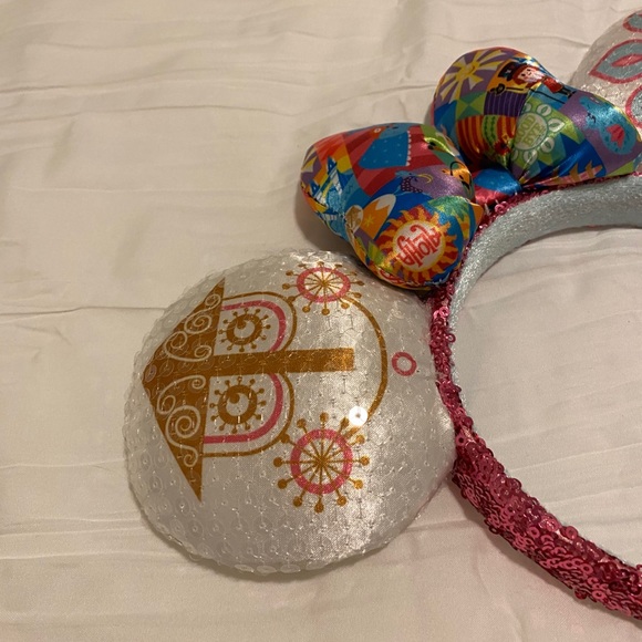 SMALL WORLD DISNEY EARS - Picture 2 of 3